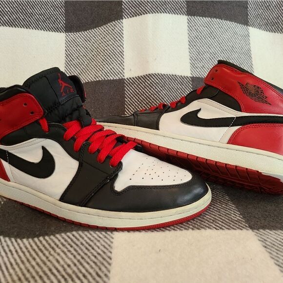 Jordan 1 Old Love - Picture 1 of 7